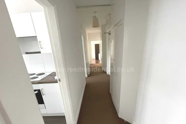 2 bed flat, Flat 4 Weoley Court, Selly Oak, Birmingham, B296NH - Image 2