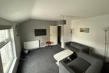 4 bed flat, Flat 2 Thomas Place - 4 bed, Radford, Nottingham, NG73NG - Image 1
