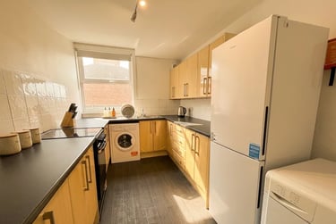 4 bed flat, Flat 2 Thomas Place - 4 Bed Bills Inc, Radford, Nottingham, NG73NG - Image 2