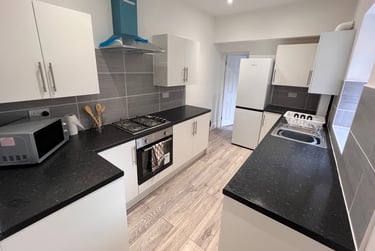 4 bed house, Pershore Road, Cotteridge, Birmingham, B303BG - Image 1