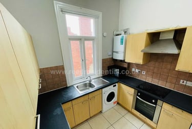 6 bed flat, b Derby Road, Lenton, Nottingham, NG71QN - Image 2