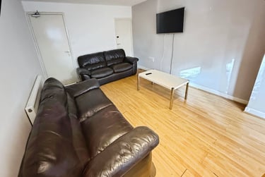 6 bed house, Frederick Grove, Lenton, Nottingham, NG71SG - Image 2