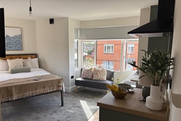 1 bed studio, S1 U 71 Raddlebarn Road, Selly Park, Birmingham, B297DA - Image 2