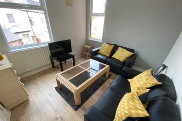 3 bed flat, b Peveril Street - Copy, Radford, Nottingham, NG74AH - Image 1