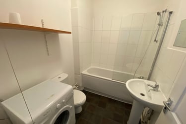 3 bed flat, b Peveril Street - 3 bed, Radford, Nottingham, NG74AH - Image 13