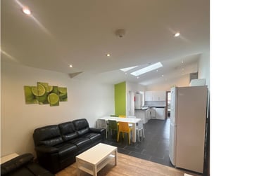 7 bed house, Dartmouth Road, Selly Park, Birmingham, B296DR - Image 1
