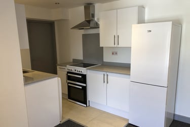 2 bed flat, Flat 2 - 4 Hobson Road, Selly Park, Birmingham, B297QA - Image 3