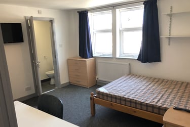 2 bed flat, Flat 2 - 4 Hobson Road, Selly Park, Birmingham, B297QA - Image 5