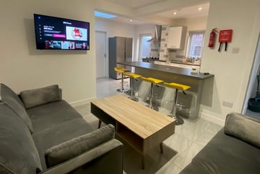 5 bed house, Coventry Road - 5 bed, Beeston, Nottingham, NG92EG - Image 1