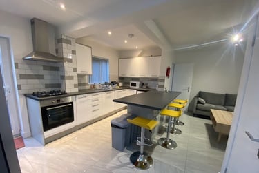 5 bed house, Coventry Road - 5 bed, Beeston, Nottingham, NG92EG - Image 2