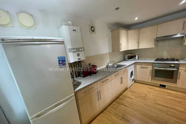 4 bed flat, Chapel Court, Lenton, Nottingham, NG71HP - Image 5