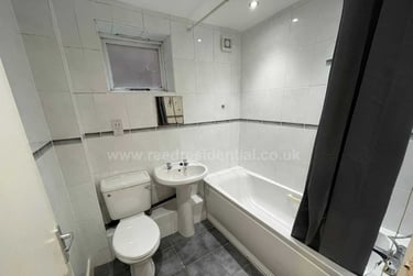 4 bed flat, Chapel Court, Lenton, Nottingham, NG71HP - Image 11