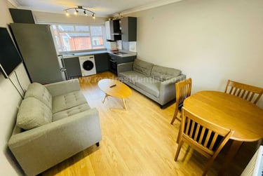 5 bed flat, Arthur Avenue, Lenton, Nottingham, NG72EL - Image 1