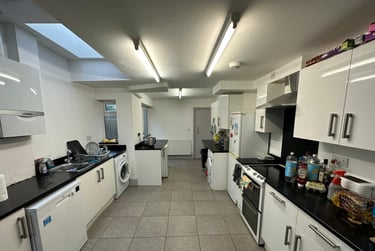 6 bed house, Arley Road, Selly Park, Birmingham, B297BQ - Image 2