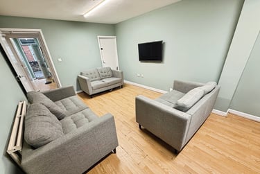 5 bed house, Frederick Grove - 5 Bed - Bills Inc, Lenton, Nottingham, NG71SG - Image 1