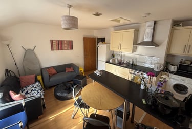1 bed flat, Alfreton Road, Radford, Nottingham, NG73NG - Image 2