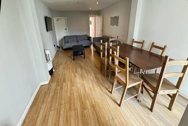 6 bed house, Frederick Grove, Lenton, Nottingham, NG71SG - Image 2