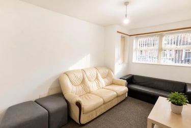 6 bed house, Derby Grove, Radford, Nottingham, NG71PF - Image 4