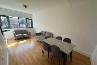 4 bed flat, Flat 1 B Arthur Avenue, Lenton, Nottingham, NG72HE - Image 1