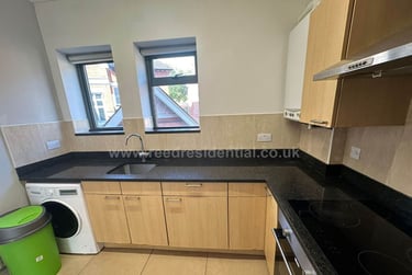 4 bed flat, Flat 1 B Arthur Avenue, Lenton, Nottingham, NG72HE - Image 2