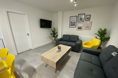 1 bed house, Warwick Avenue, Lenton Abbey, Nottingham, NG92HQ - Image 2