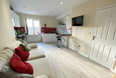 6 bed house, Rookery Road - 6 bed, Selly Park, Birmingham, B297DQ - Image 2