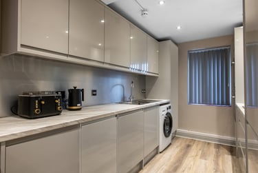 6 bed house, Raleigh Street, Radford, Nottingham, NG74DA - Image 2