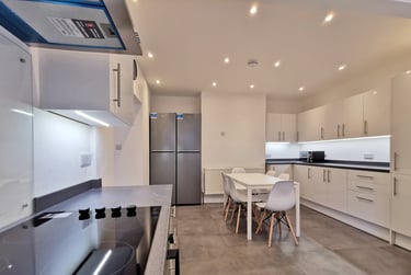 1 bed house, Lower Road - GFRL, Lenton Abbey, Nottingham, NG92GL - Image 1
