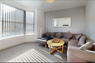 6 bed house, Beeston Road, Dunkirk, Nottingham, NG72JR - Image 1
