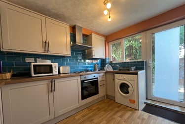 3 bed flat, Carlyle Road, City Centre, Birmingham, B169BJ - Image 2