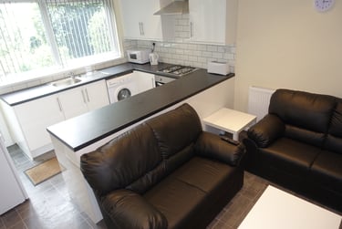 4 bed house, Parker Street, City Centre, Birmingham, B169AE - Image 1