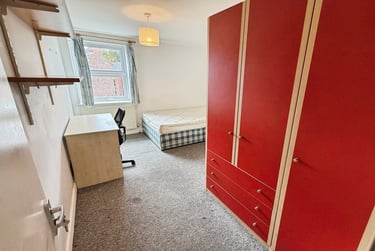 4 bed flat, Chapel Court, Lenton, Nottingham, NG71HP - Image 5