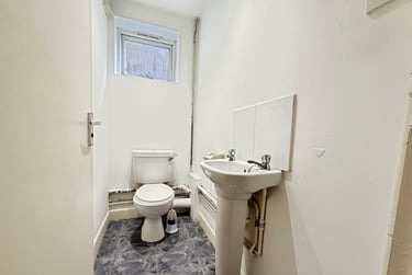 4 bed flat, Chapel Court, Lenton, Nottingham, NG71HP - Image 10