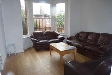 1 bed house, Derby Road - 1 bed, Lenton, Nottingham, NG71QN - Image 2