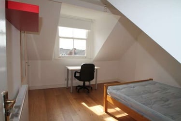 1 bed house, Derby Road - 1 bed, Lenton, Nottingham, NG71QN - Image 3