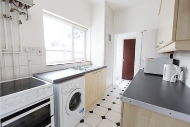 4 bed house, Harold Road - 4 bed, City Centre, Birmingham, B169DA - Image 1