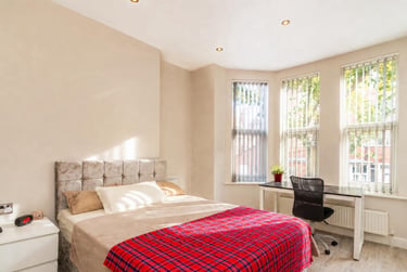 8 bed house, Derby Grove, Radford, Nottingham, NG71PE - Image 1