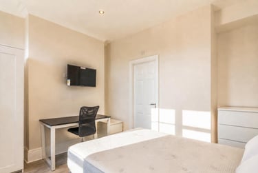 8 bed house, Derby Grove, Radford, Nottingham, NG71PE - Image 3