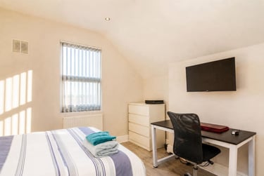8 bed house, Derby Grove, Radford, Nottingham, NG71PE - Image 9