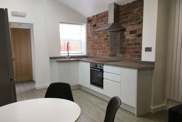 5 bed house, Daisy Road, City Centre, Birmingham, B169DY - Image 1