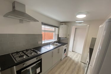 4 bed house, Mostyn Road, City Centre, Birmingham, B169DU - Image 1