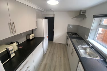4 bed house, Mostyn Road, City Centre, Birmingham, B169DU - Image 2