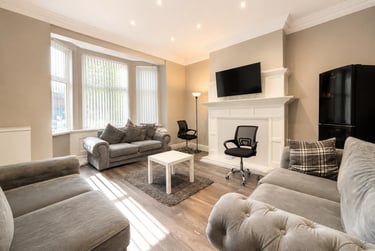 7 bed house, Derby Road, Radford, Nottingham, NG71PQ - Image 1