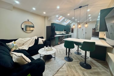 7 bed house, Dawlish Road, Selly Park, Birmingham, B297AU - Image 1