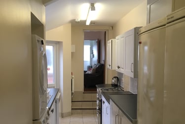 6 bed house, Hubert Road, Selly Park, Birmingham, B296DX - Image 1