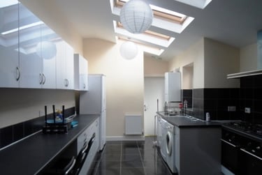 6 bed house, Dartmouth Road, Selly Park, Birmingham, B296DR - Image 1