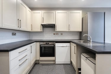 3 bed flat, Flat 1 - 1 Balfour Road, Radford, Nottingham, NG71NY - Image 4
