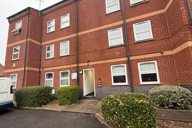 4 bed flat, Chapel Court, Lenton, Nottingham, NG71HP - Image 11