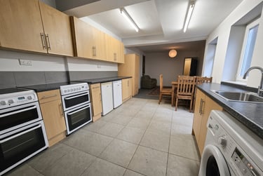 8 bed house, Dawlish Road, Selly Park, Birmingham, B297AH - Image 1