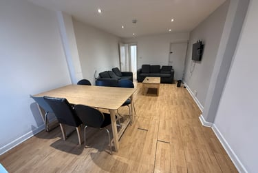 6 bed house, Frederick Grove, Lenton, Nottingham, NG71SG - Image 2